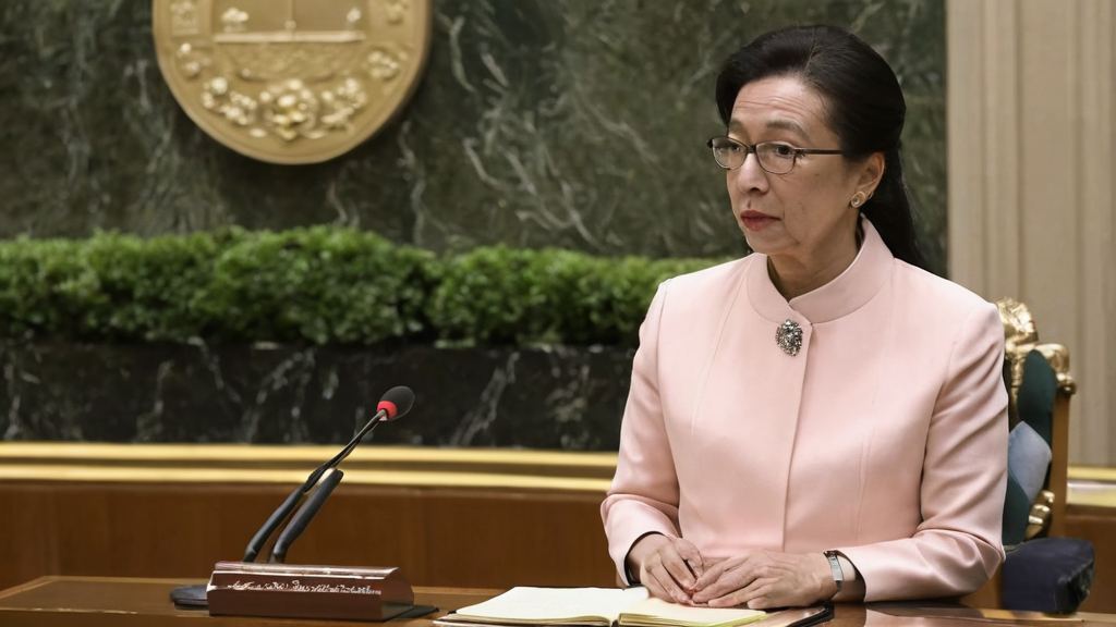 娱乐吃瓜君首次揭面真面目引发网络热议,网络爆料背后的人物故事