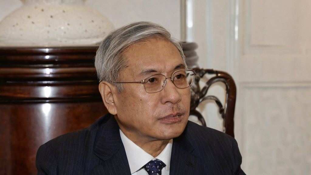 侦探揭秘明星收入和娱乐圈背后秘密引发热议